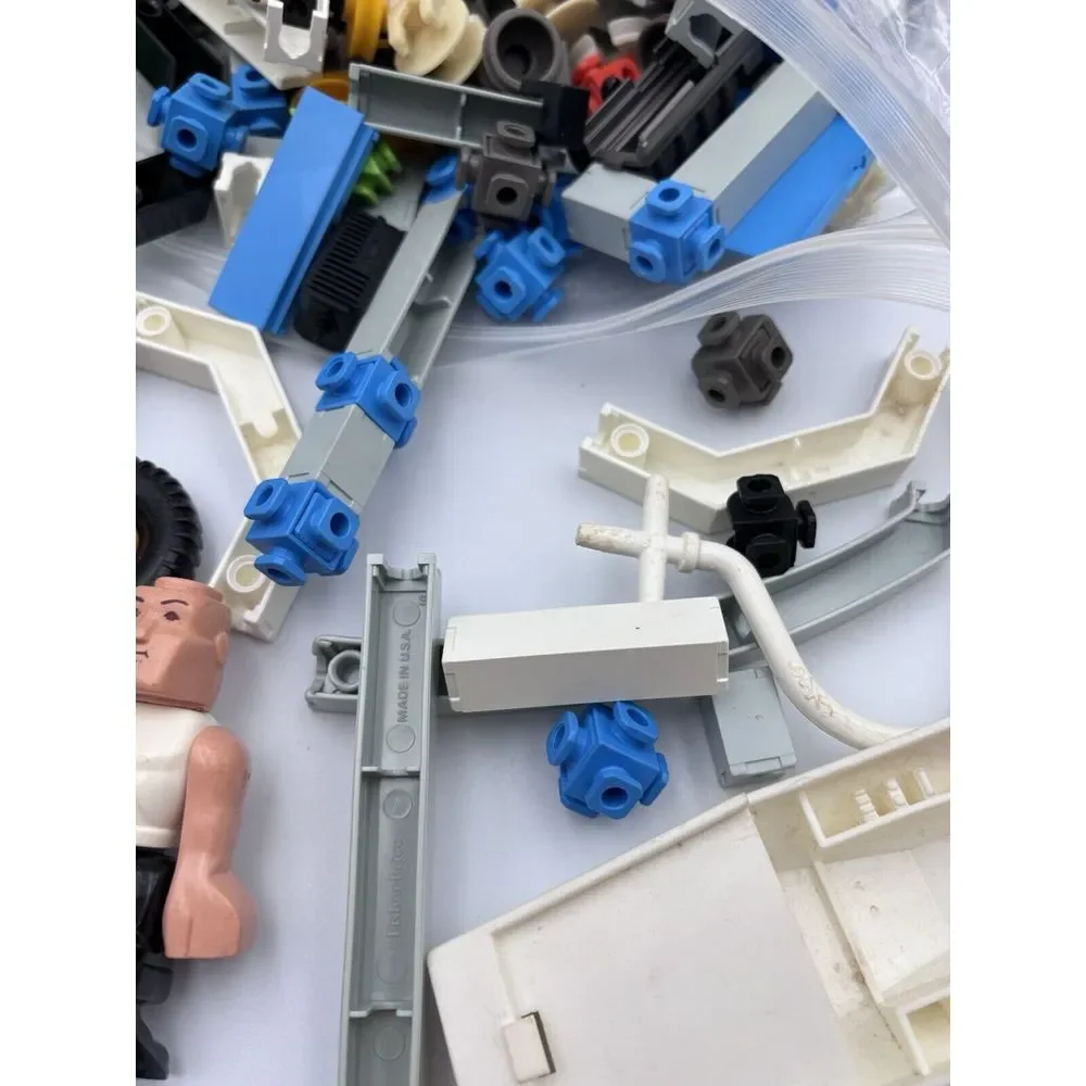 Fisher-Price Construx Vintage Building Toys Parts Connectors Etc.Large Bag 2690